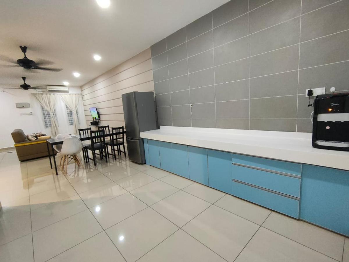 Setia Home Sitiawan Ktv 12+4 Pax Экстерьер фото