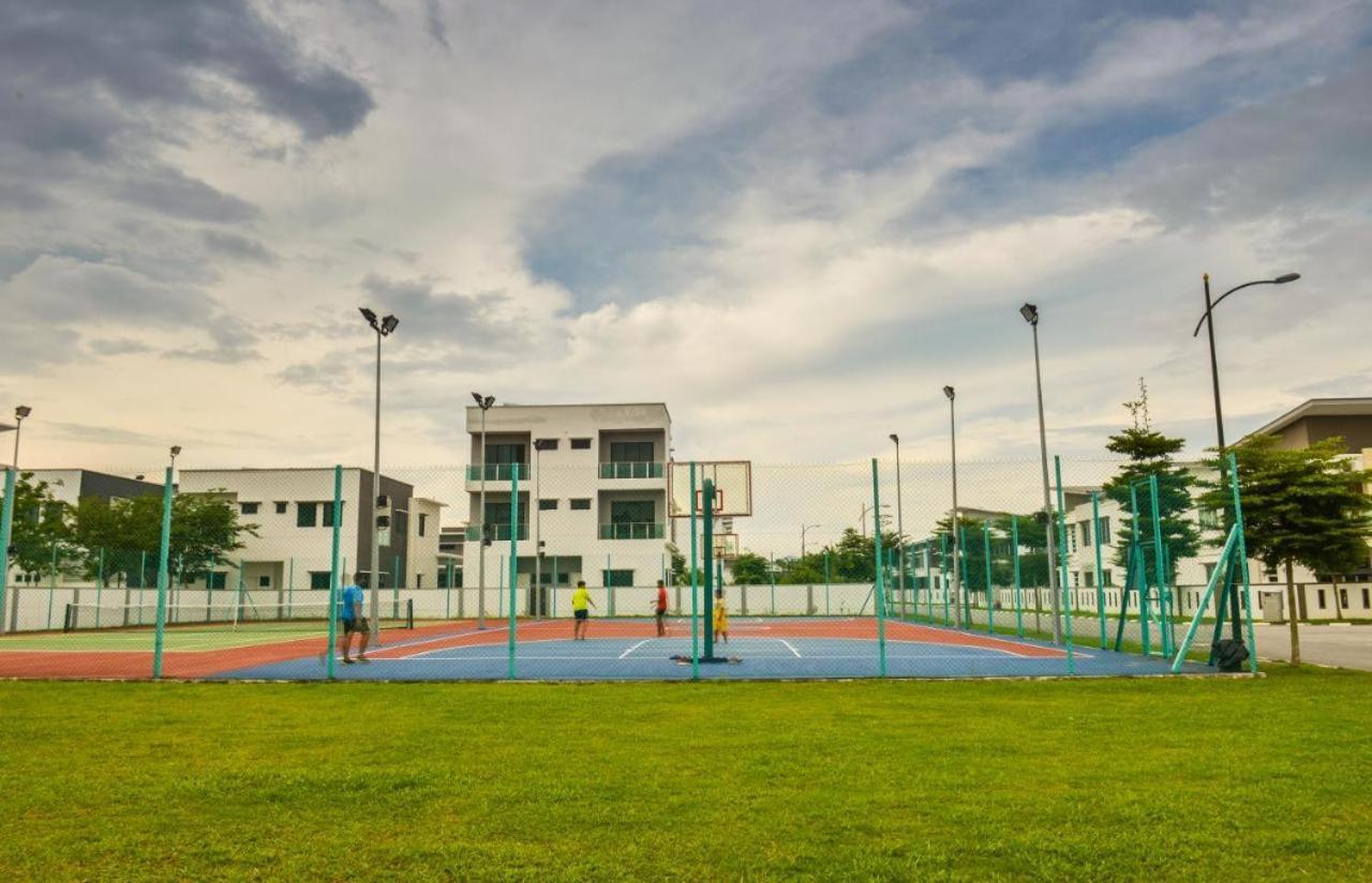 Setia Home Sitiawan Ktv 12+4 Pax Экстерьер фото