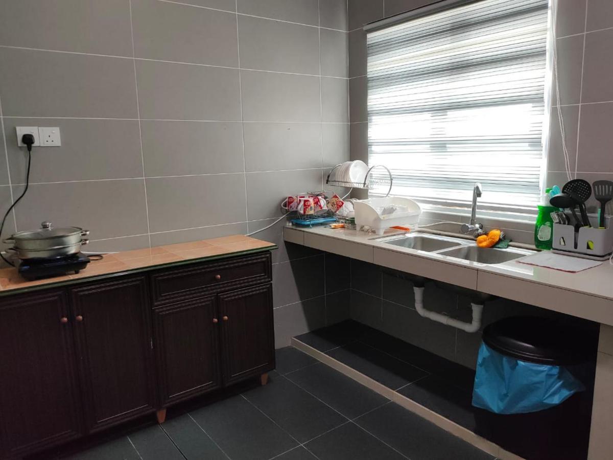 Setia Home Sitiawan Ktv 12+4 Pax Экстерьер фото